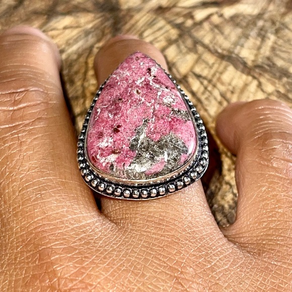 “Serenity Stone” Pink Thulite Ring Size 7 1/2 - Picture 3 of 9